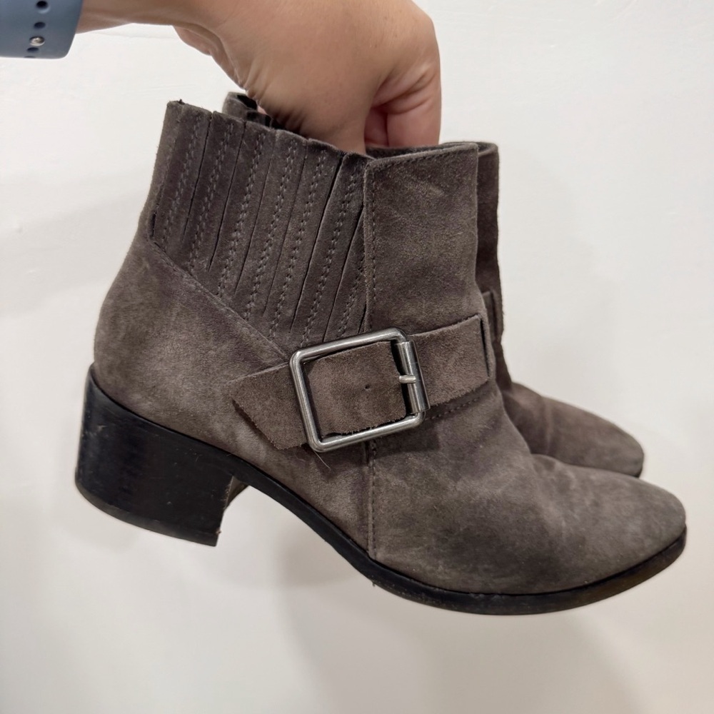 Aquatalia Foster Weatherproof Buckle Moto Suede Ankle Bootie Size 7 Grey